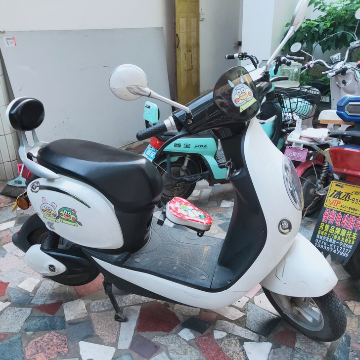 新日电动车,48/23超威电瓶,车刚好一年...