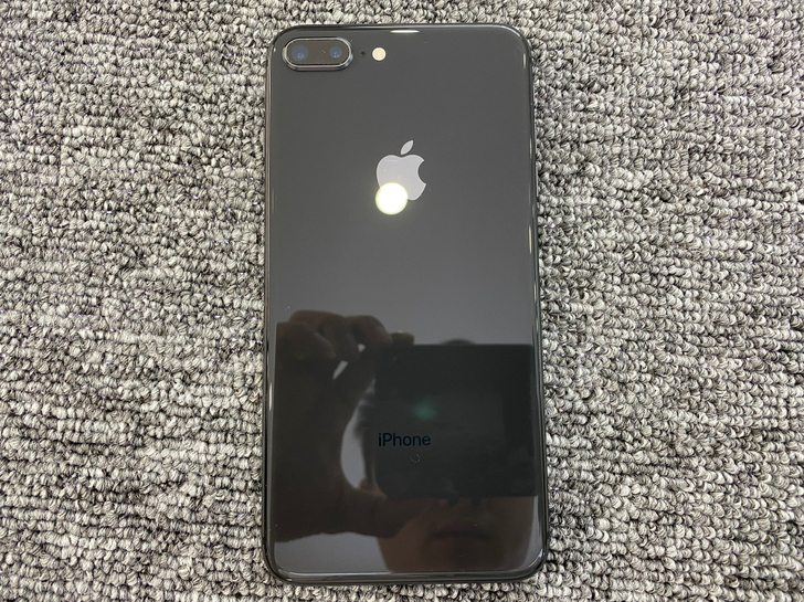 苹果8p     国行64      原装...