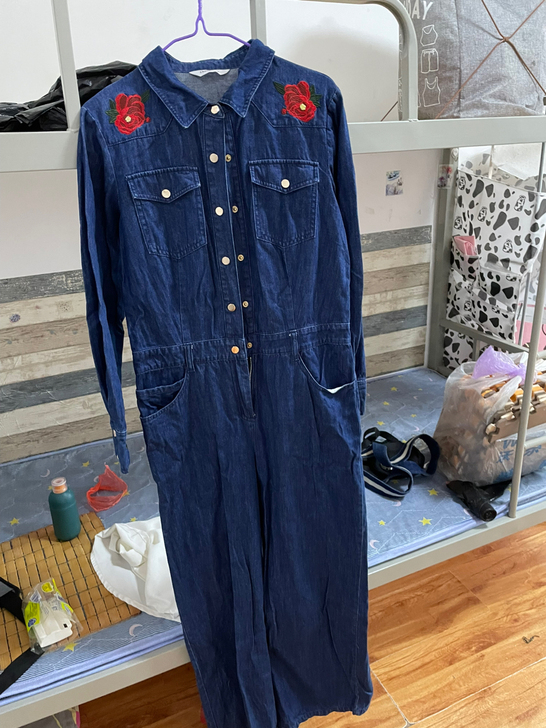 朵以连体裤，m码