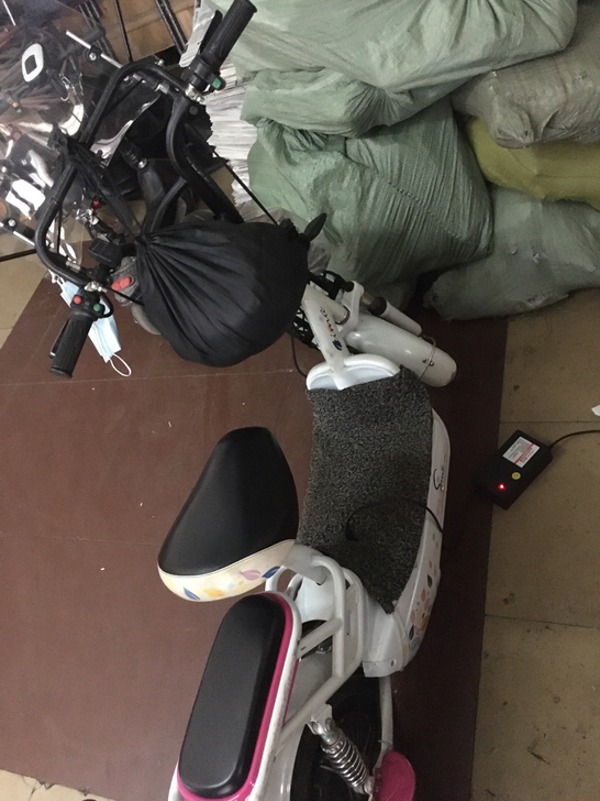 爱玛电动车  电动车，电动自行车