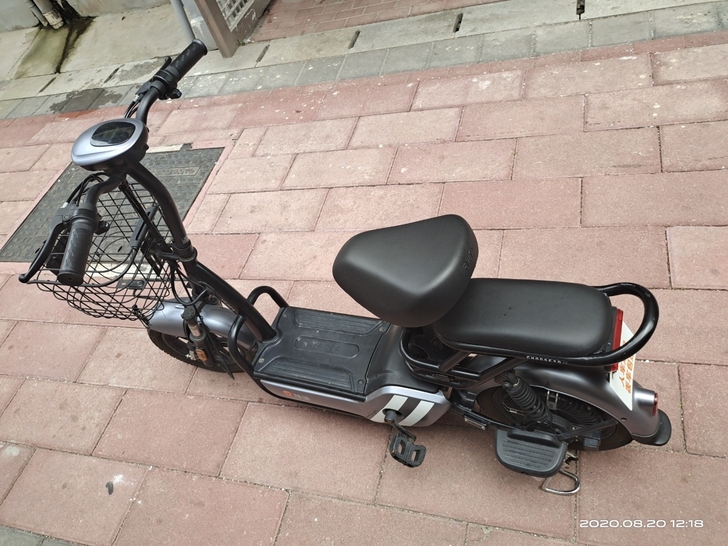 雅迪电动车9成新。买来都很少骑。