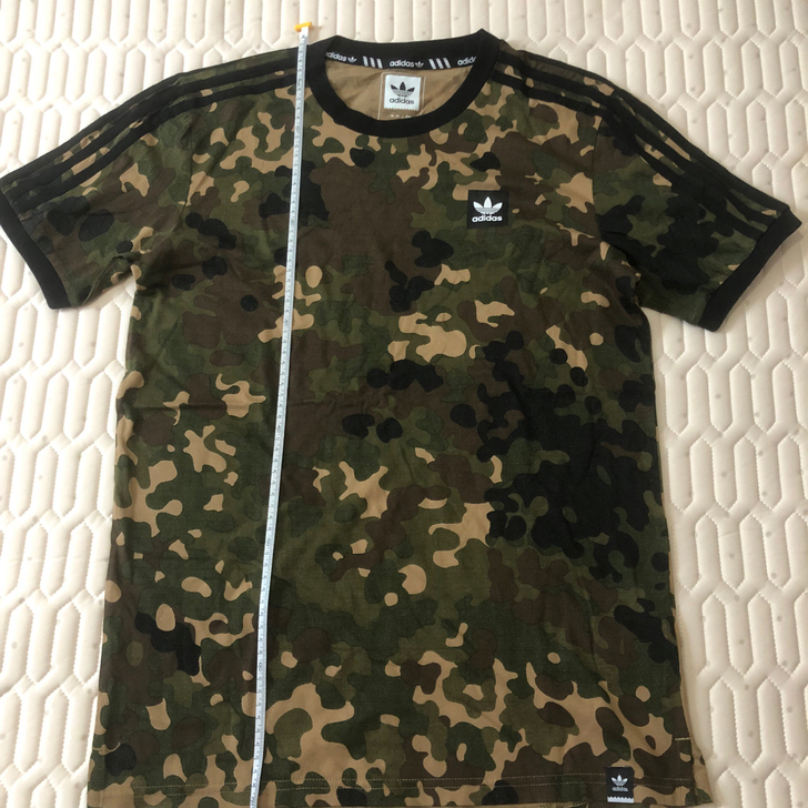 阿迪达斯三叶草T恤