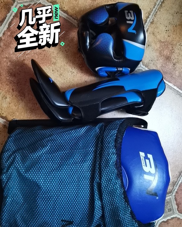 搏击护具L号。用10次左右。另全新手套一副