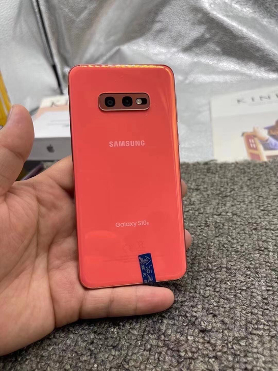 三星s10E  小屏党的最爱   完美屏 ...