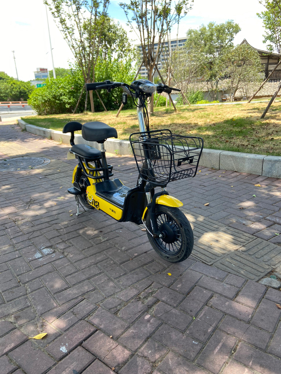 二手爱玛电动车 小滑板 4个电池 满电35...