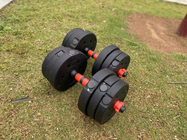 健身工作室不做了，低价出一批全新未拆封哑铃...