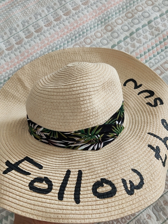 爱依服家的沙滩帽,大檐草帽,买回来也没去沙...