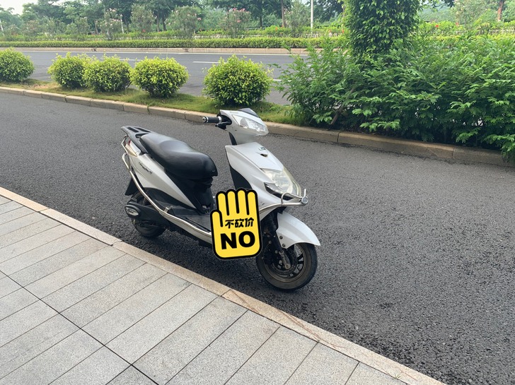 雅迪电动车  新换电池 五个大电池 嘎嘎好...