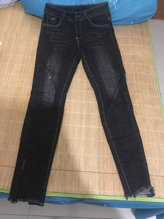 牛仔裤,几乎全新,版型很好看,26码,商品...