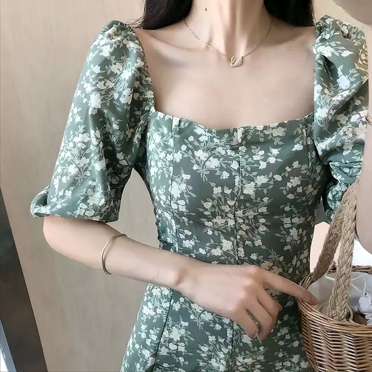 法式小众复古方肩天空裙设计感高端碎花方领连...