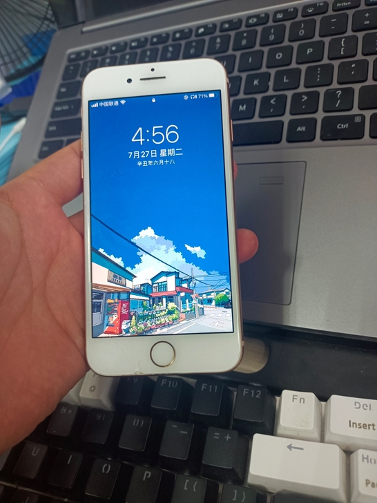 出苹果iphone 8 64G