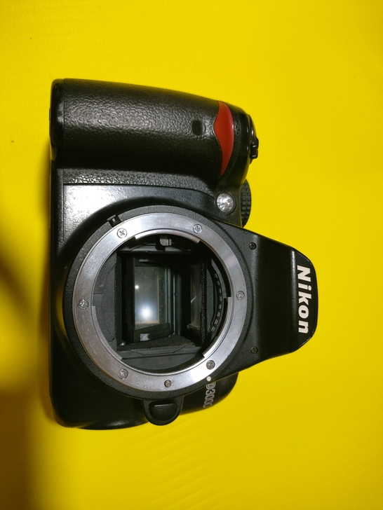 尼康D3000单反相机 裸机没配件 不知道...