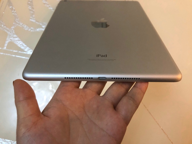 iPad2018款 原装苹果平板新旧程度9...