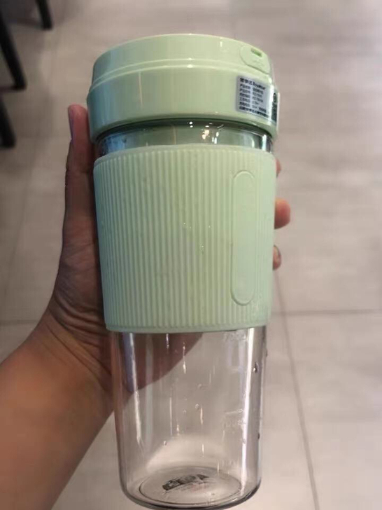 【29.9元低价甩卖】榨汁杯便携榨汁机小巧