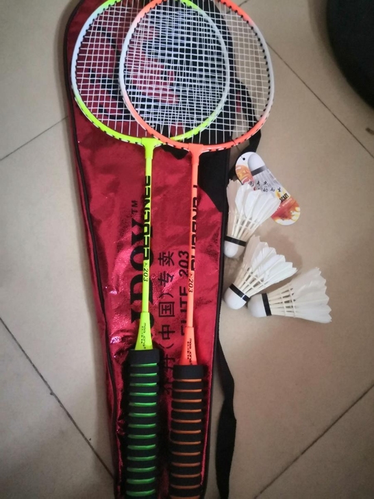 乔丹正品羽毛球拍2支装，比赛专用，全新包邮...