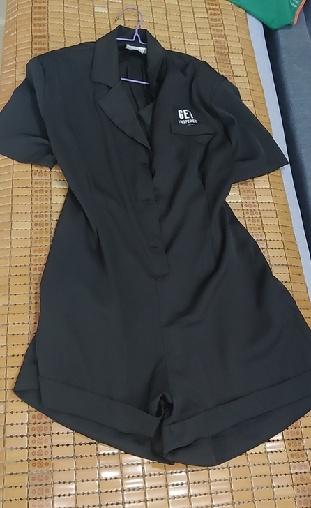 佛羅蜜黑色时尚连体裤，中码，70到130都...