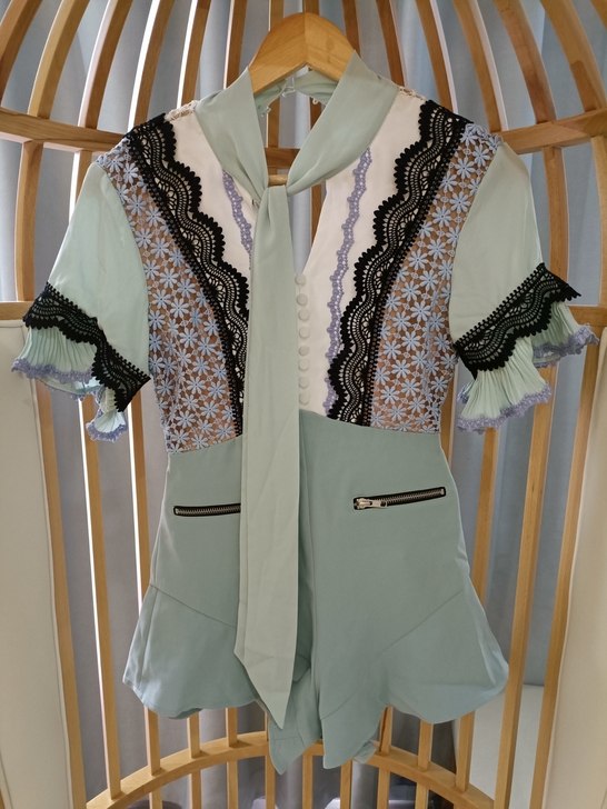 sp连体裤，全新带吊牌，2码的