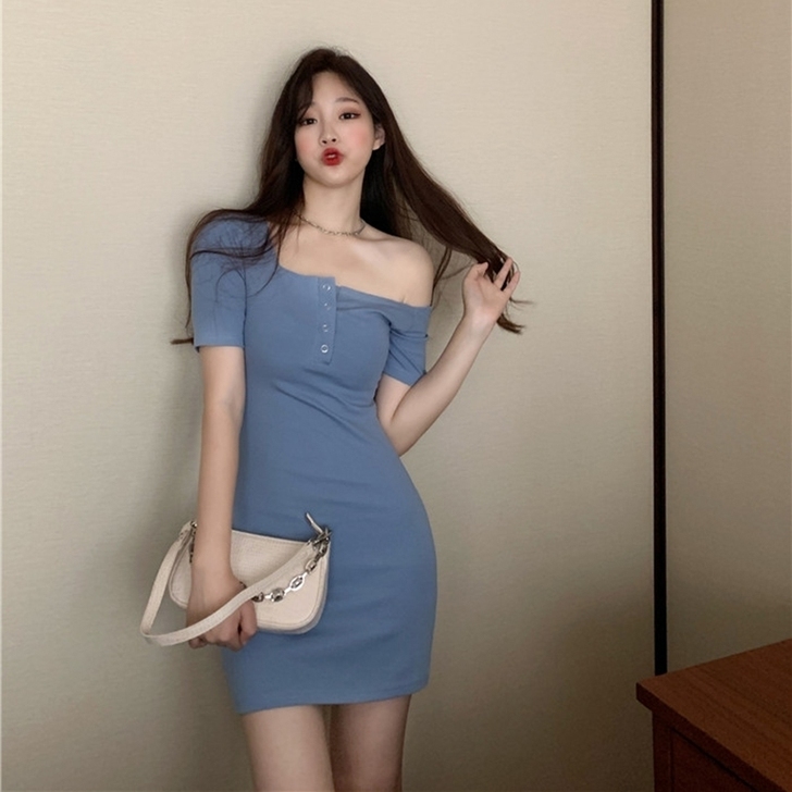 雾霾蓝可拉肩性感针织裙