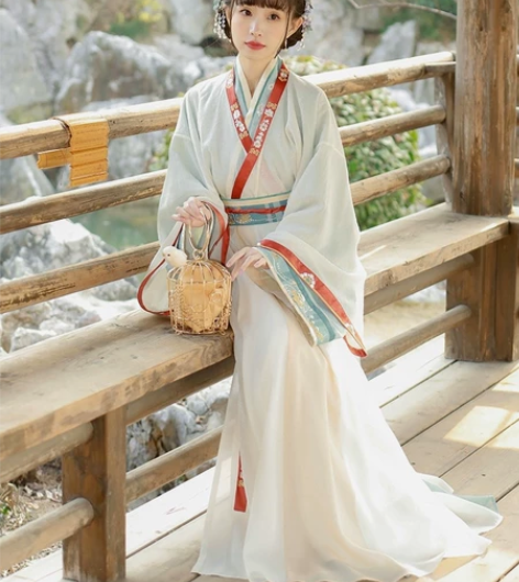 代友出十三余小豆蔻儿[青山语]绣花双层晋襦...