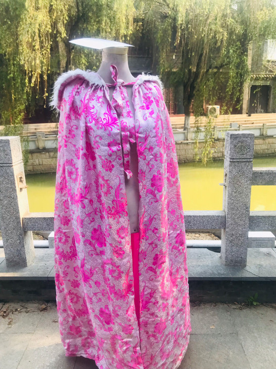 二手古装，披风，以前开古装摄影，现改行便宜...