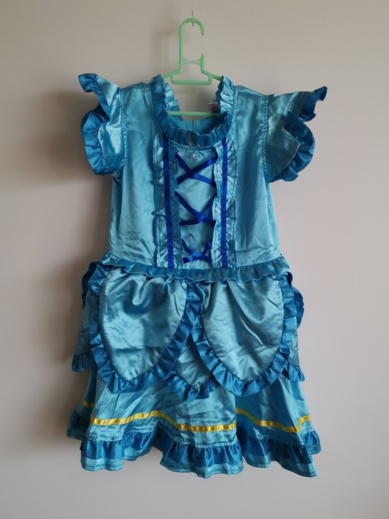 动漫世家连衣裙，规格130码。