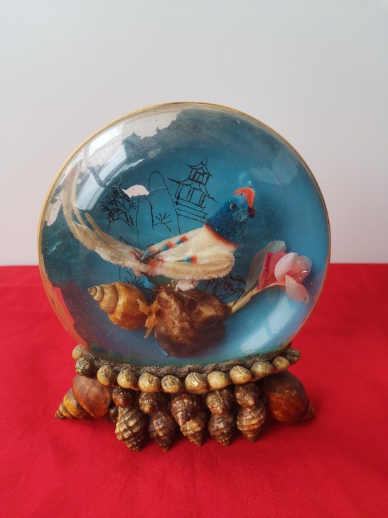 几十年的贝壳摆件,做工精细,纯手工制作精美...