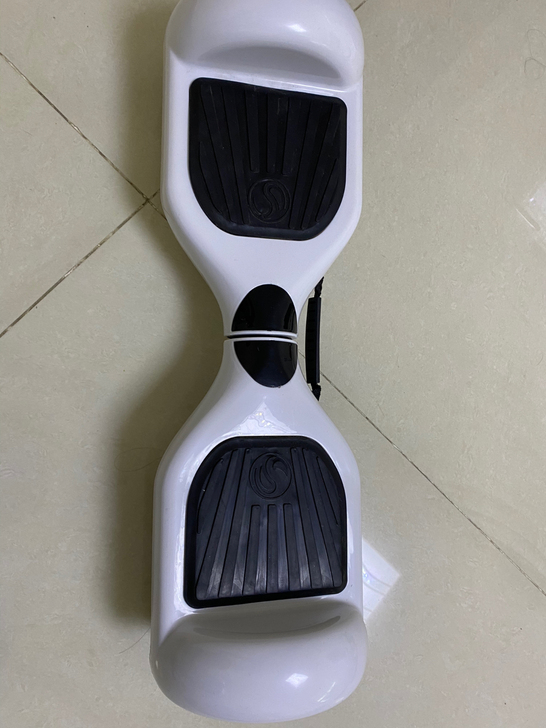 几乎全新平衡车、就在客厅试过一次、带蓝牙音...