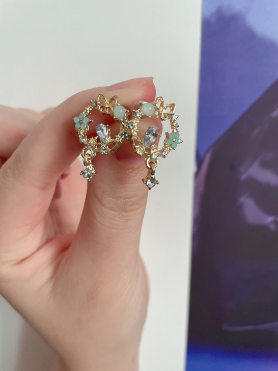 花环耳钉，送一对蝴蝶耳钉， 一套5只银耳钉...