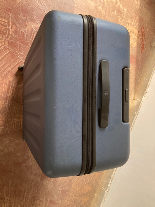 小米90分行李箱，28寸的，就用过几次，有...