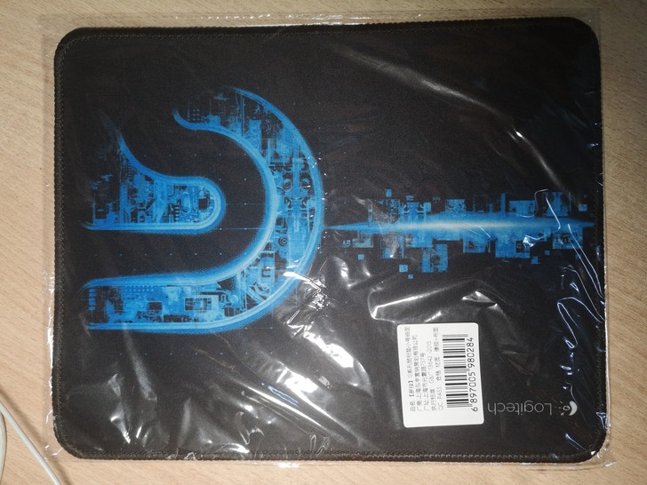 （送）罗技G系列鼠标垫小号细面，材质橡胶加布面，可以议价，买