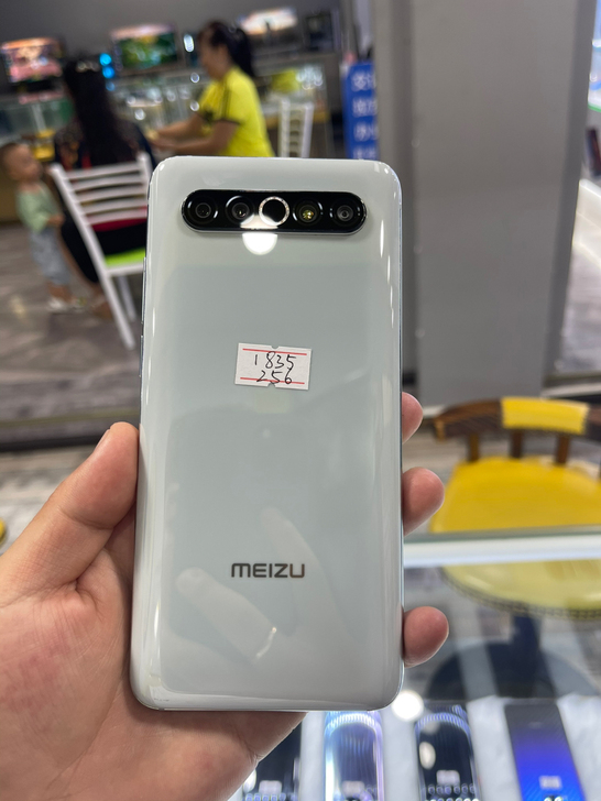 魅族17 pro，一件艺术品！12256配置