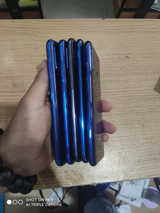 华为荣耀20i手机，6+64和4+128配...