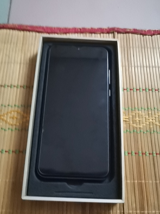 8新荣耀10青春，这台手机已验过机，我买回...