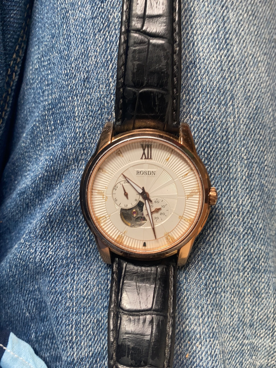 日本机芯机械表，摆轮坏了，便宜处理按配件机...