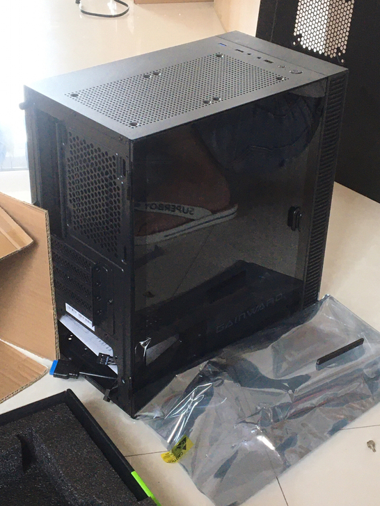 京东买显卡送的机箱 因为有机箱了所以转卖 ...
