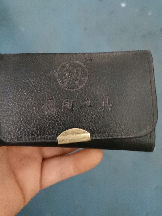 这款来自岛国的小螺丝刀便携皮包。家里修个小...