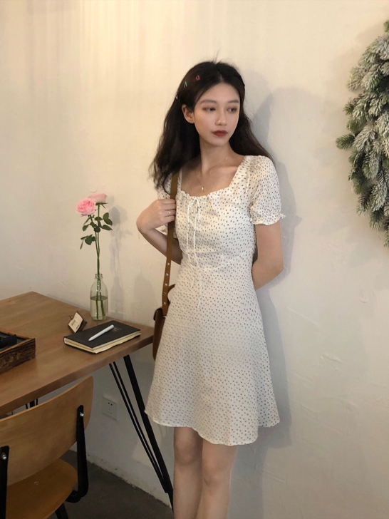 顺丰包邮  很清新的小裙子