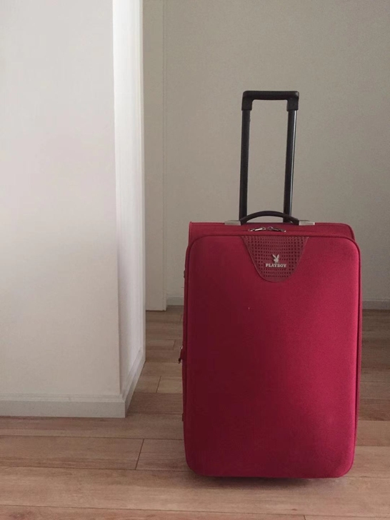 品牌型号 :花花公子红色,高69cm,宽4...