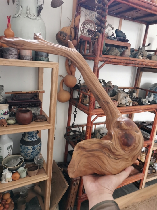 太行崖柏大坨坨,象形猴,面部很像,也可巧雕...