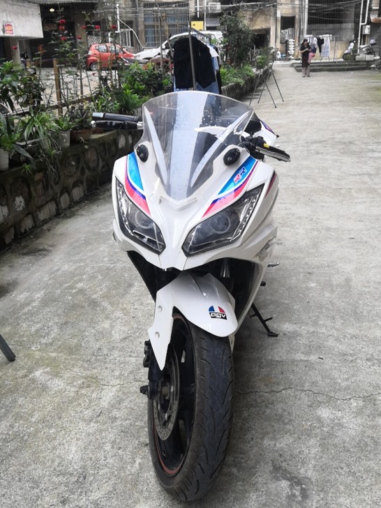 国产摩托重型跑车