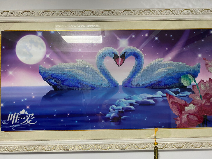 老家家里的2幅刺绣画