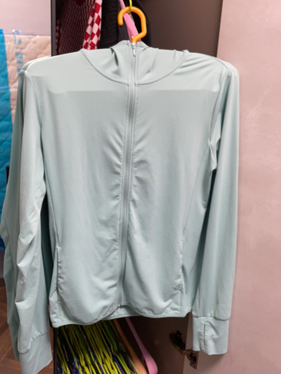 优衣库,防晒服 绿色 L码 不议价 看好直...