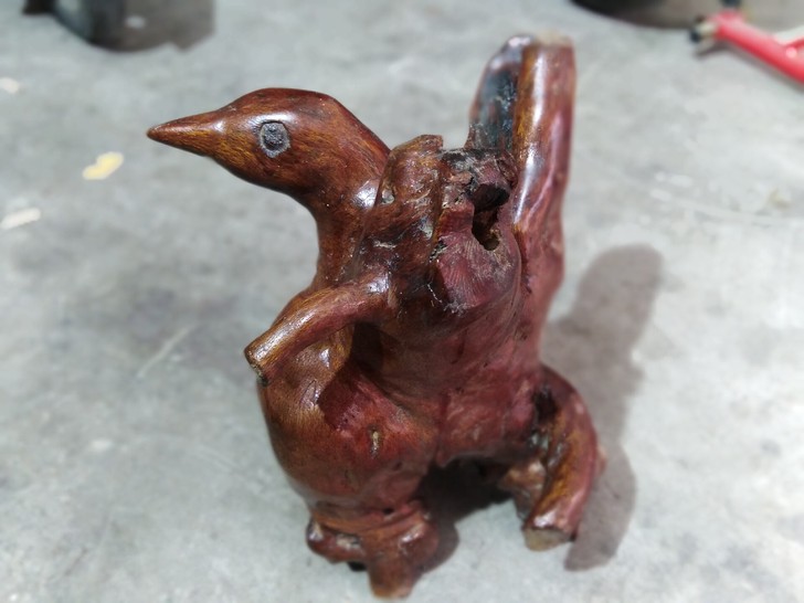 老槐木树根刻的:擦一层清油:闲置品:售出不...