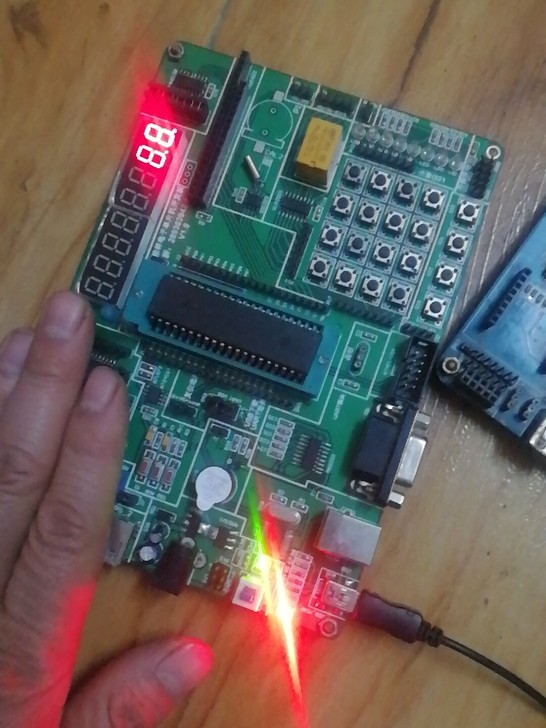 二手单片机开发版，2个打包处理。包邮偏远地...