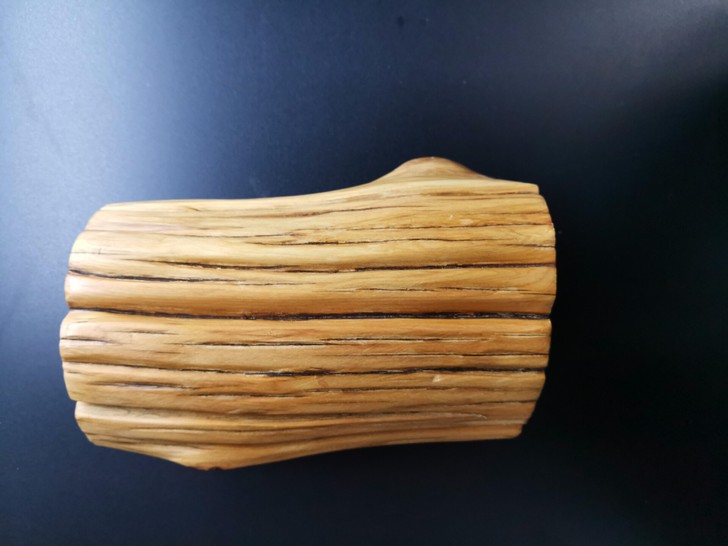 崖柏笔筒，味道浓郁，摆件，使用都可以自己看...