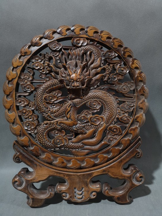 黄杨木镂空立体精雕飞龙在天屏风摆件