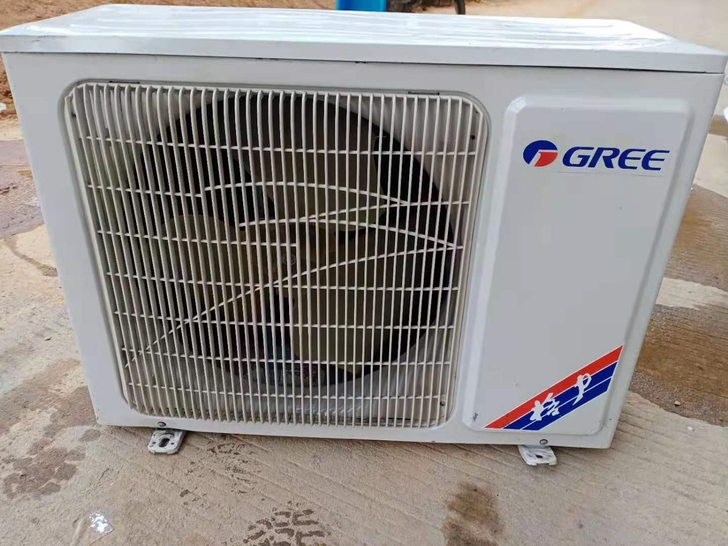 格力1.25p，18年生产，成色不错，内机...