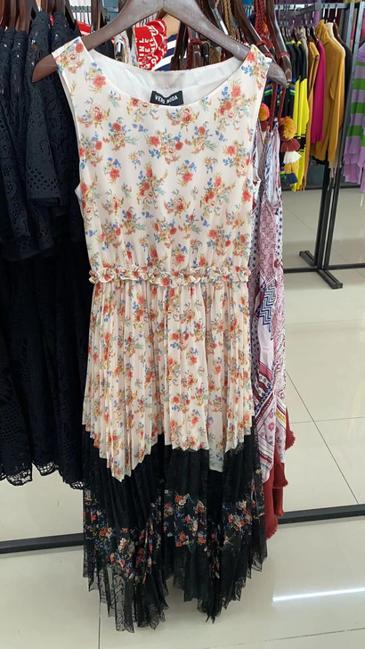 实体店关门 连衣裙便宜出