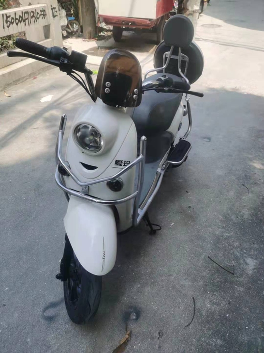 新到爱玛电动车车，5个大电池。大品牌质量有...