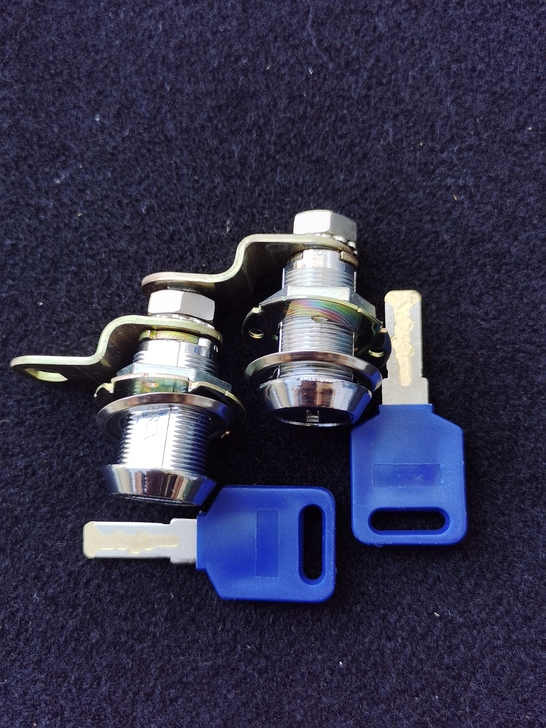 游戏机专用锁头.一字锁.同号锁.全新末用....